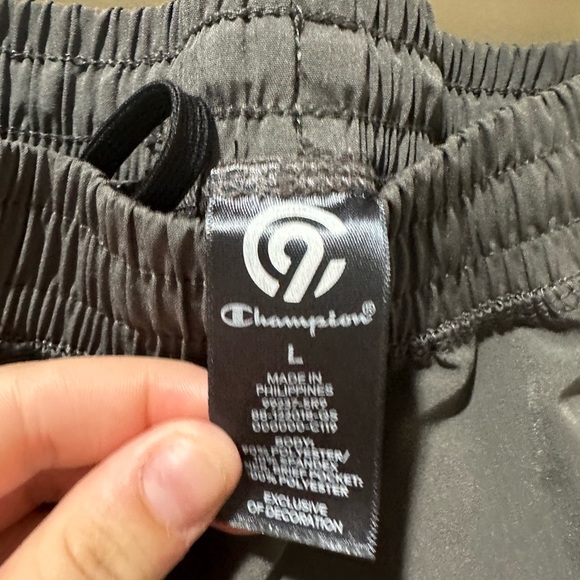 Champion shorts - Picture 2 of 5